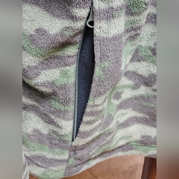 Columbia Fleece Sz 18/20 Youth Camo - Picture 2 of 6